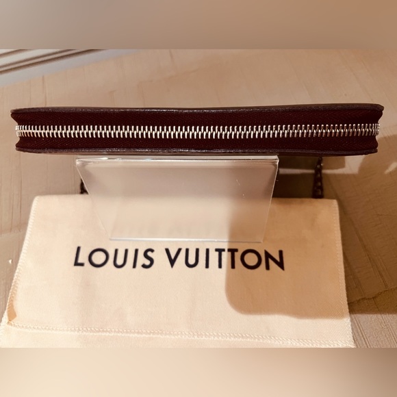 LIKE NEW! LV Plum ELECTRIC Epi Zip Around Wallet FULL INCLUSION - Picture 8 of 16